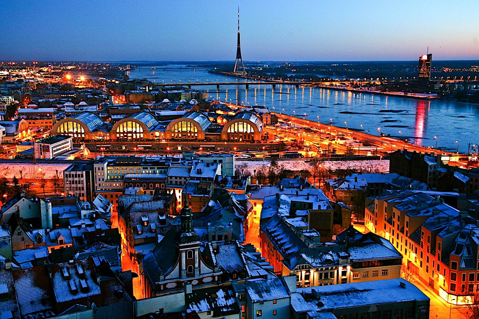 Рига это латвия. Латвия Рига. Рига (город). Латвия столица Вильнюс. Рига столица Латвии Набережные.